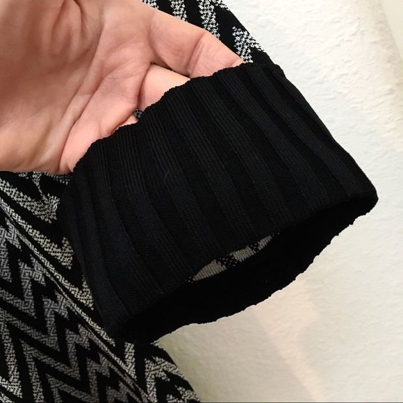 Exclusively Misook Knit Zig Zag Print Quality Knit Cardigan Sweater Sm/M… - Picture 4 of 7